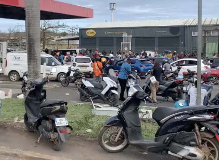 La distribution de carburant tourne au chaos à Mayotte